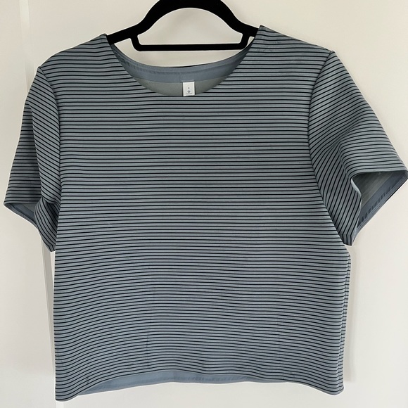 lululemon athletica Tops - Lululemon Scuba Crop Top